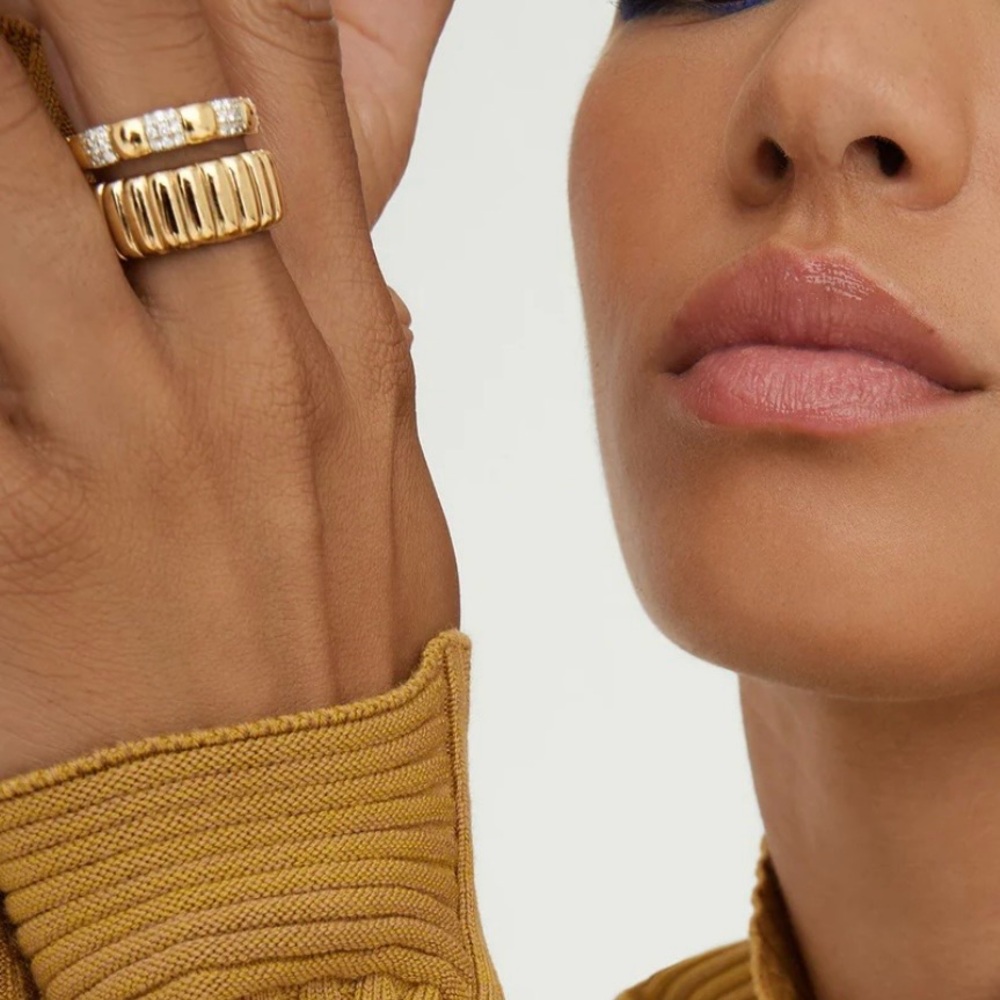 CHARLOTTE BOLD RING - Picture 2 of 13